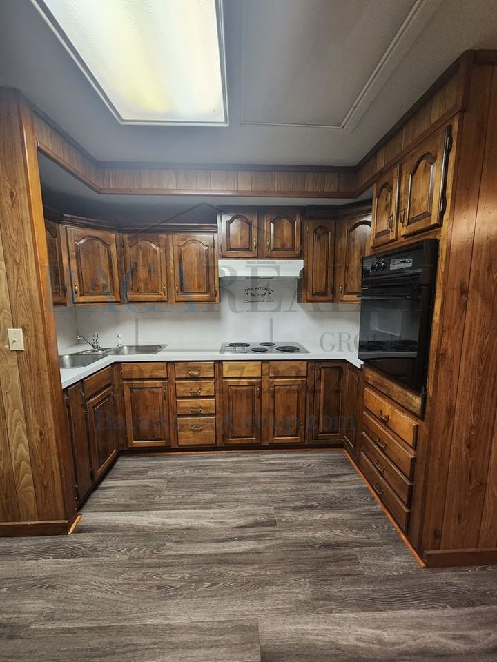 105 S Canadian Ave Apt B - Photo 3 of 14