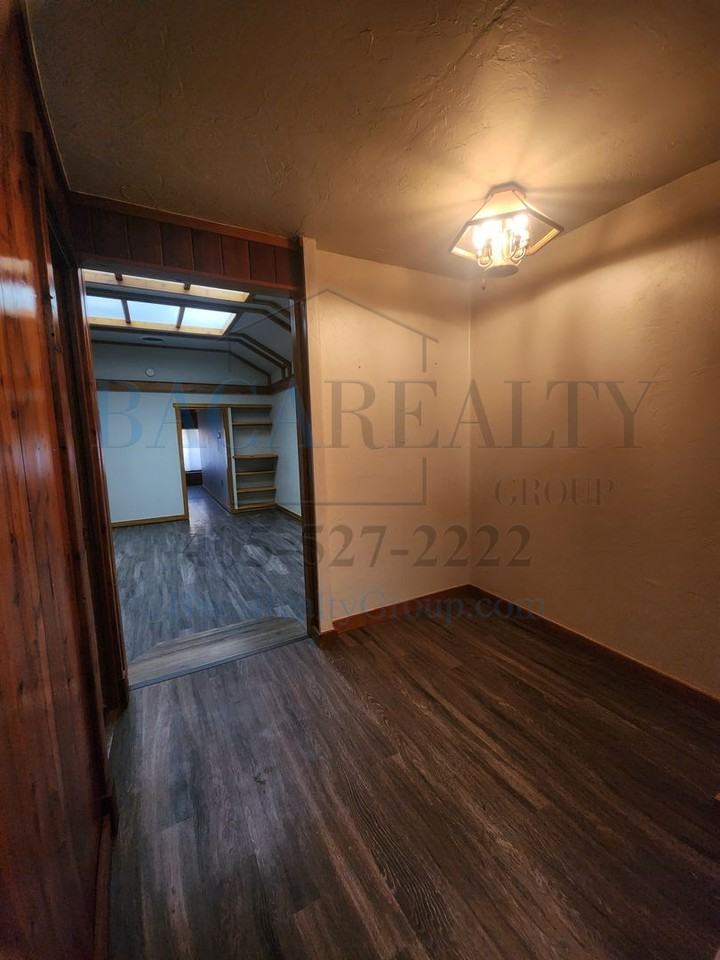 105 S Canadian Ave Apt B - Photo 6 of 14