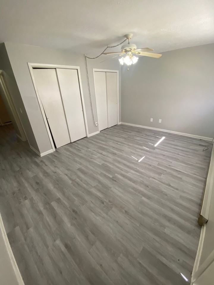 704 S Golfcrest Rd - Photo 3 of 7