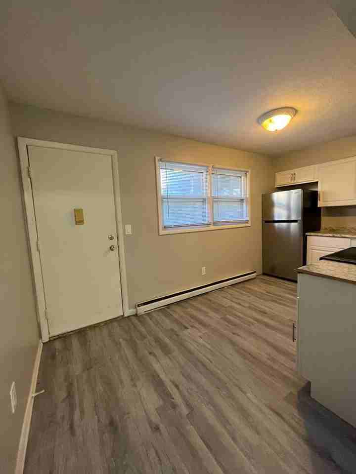 704 S Golfcrest Rd - Photo 6 of 7