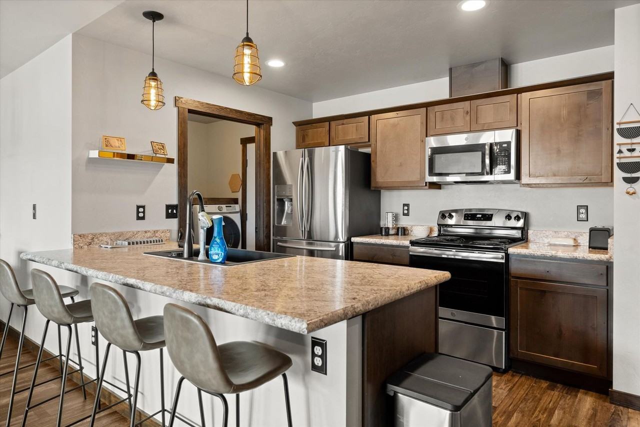 1484 Destiny Ln - Photo 2 of 29