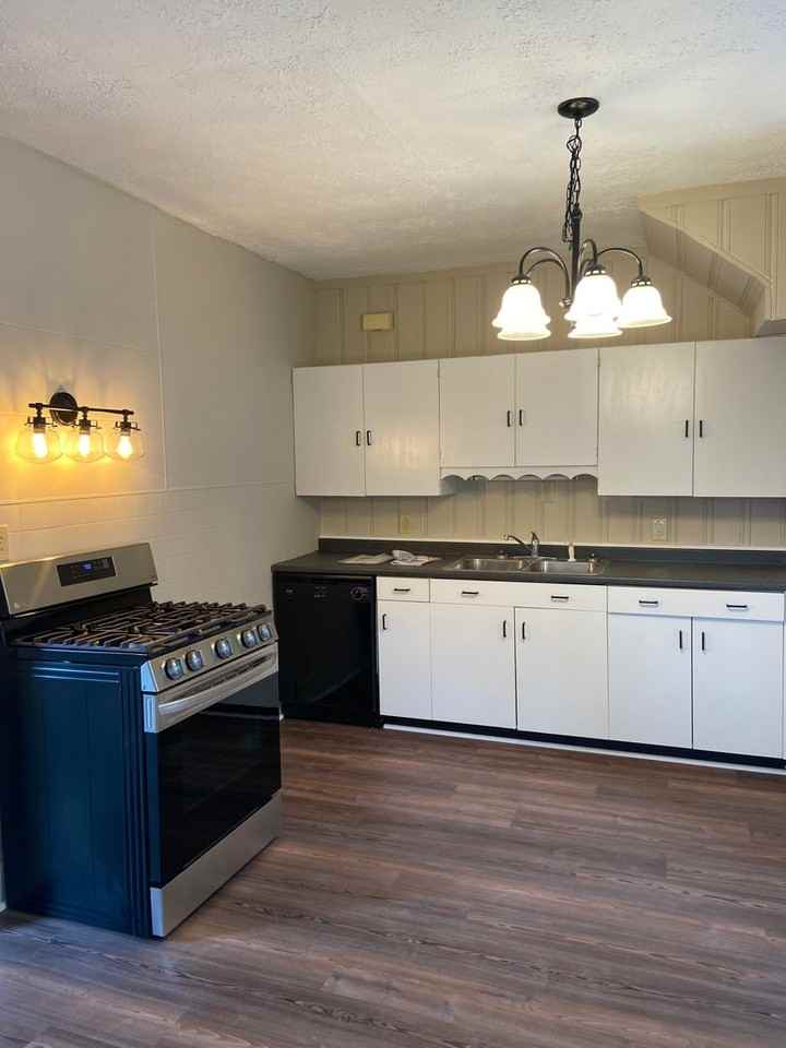 1917 Market St - Photo 4 of 22