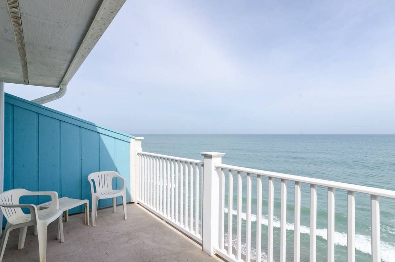 1437 Fort Fisher Blvd S - Photo 3 of 30
