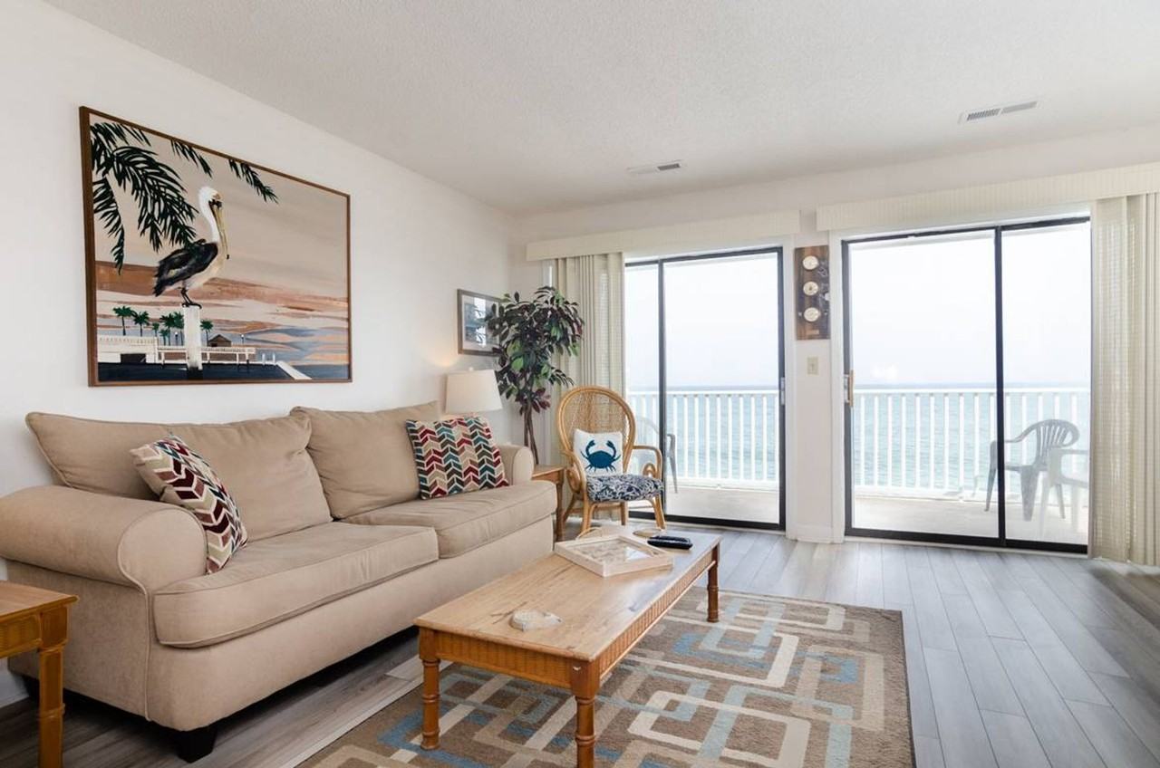 1437 Fort Fisher Blvd S - Photo 6 of 30