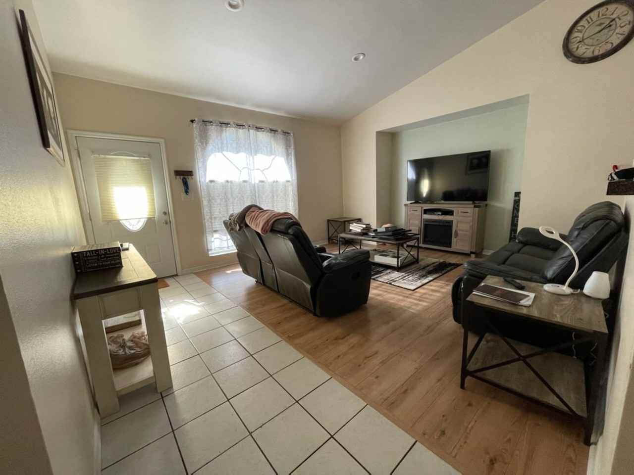 23846 Oak Ln - Photo 3 of 7