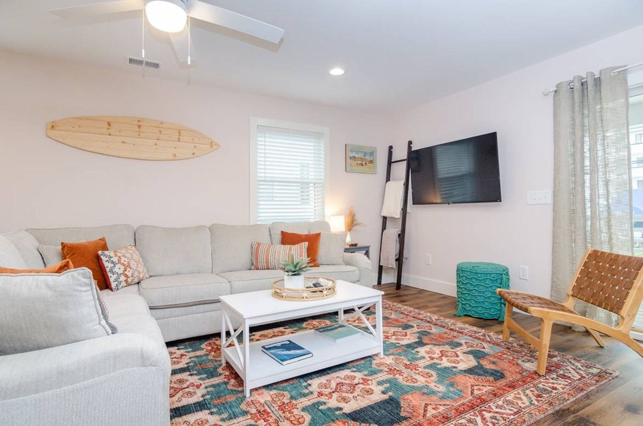 902 Lake Park Blvd S - Photo 2 of 33