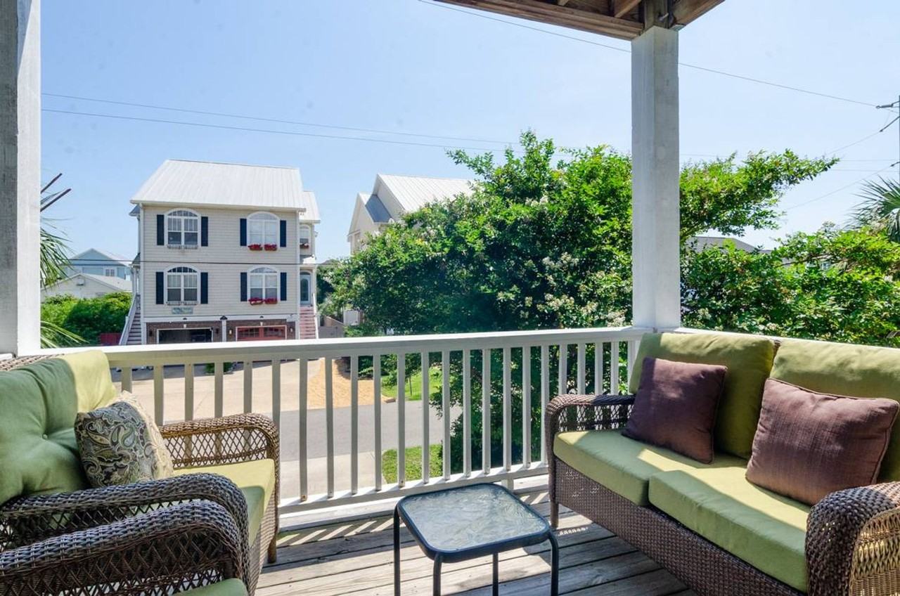 1316 Snapper Ln - Photo 4 of 25