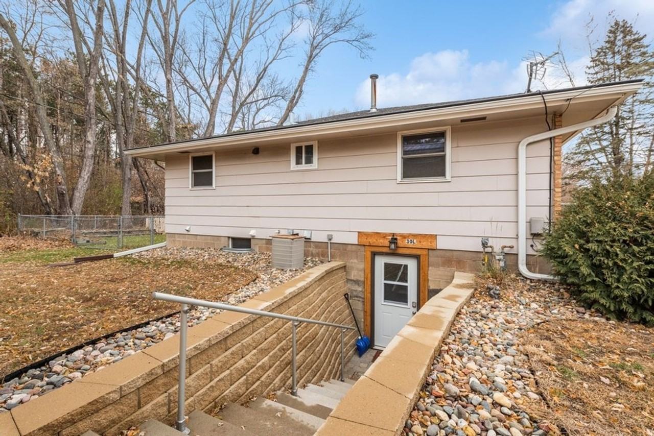 9330 Syndicate Ave - Photo 3 of 15