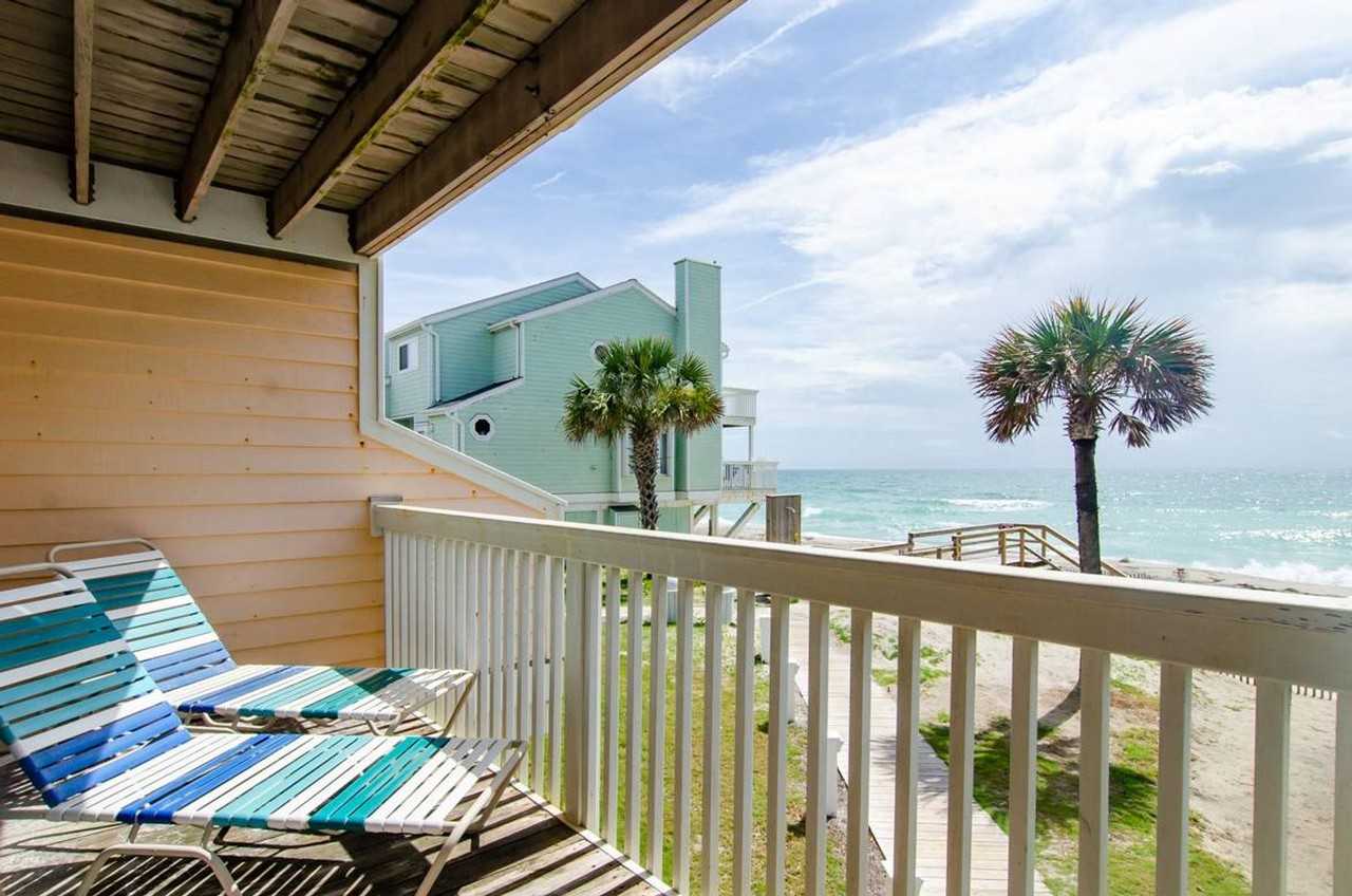 1605 Sand Dollar Ct - Photo 3 of 31