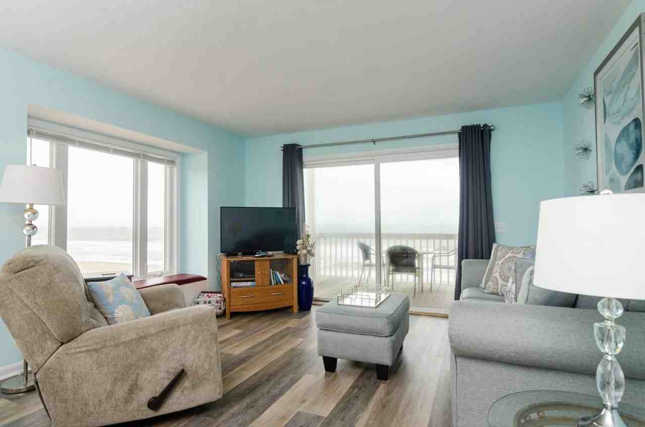 1101 Sand Dollar Ct - Photo 4 of 48