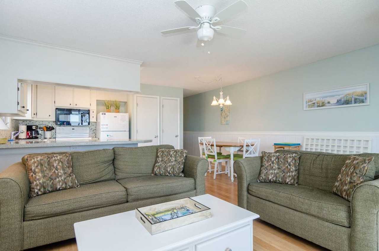 708 Carolina Beach Ave N - Photo 6 of 26