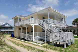 815 Carolina Beach Ave N - Photo 1 of 1