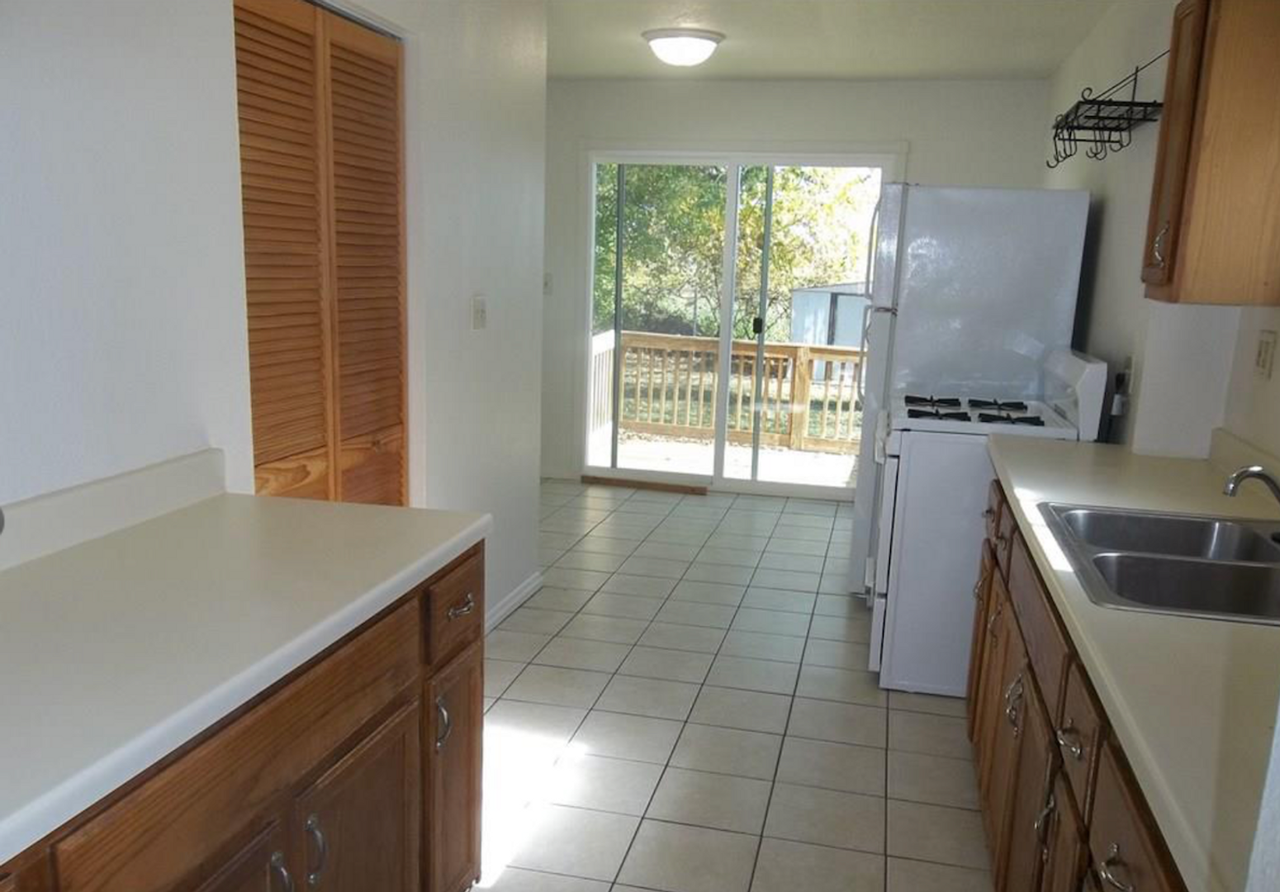 3612 Goodrich Ave - Photo 3 of 4