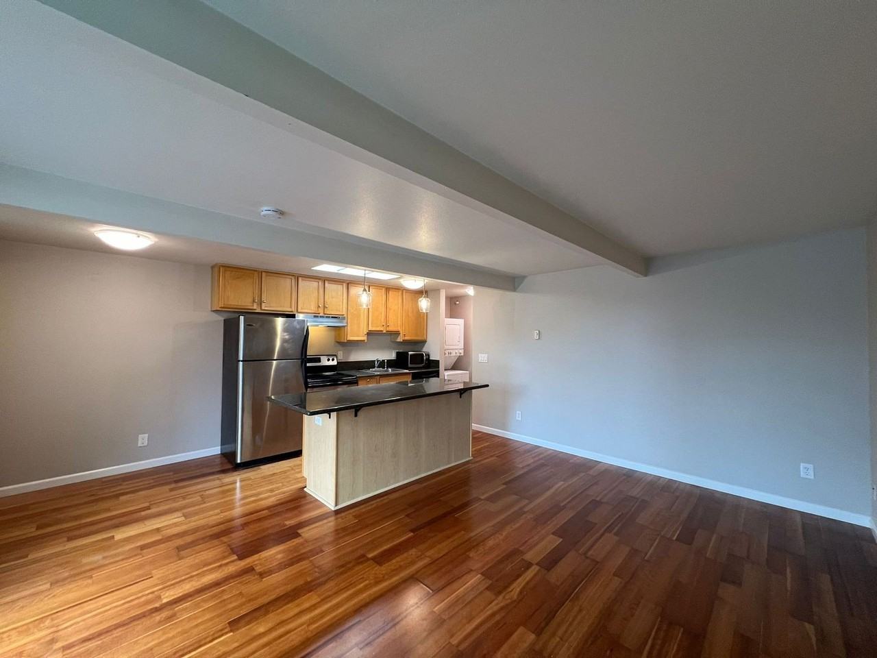 3109 3109 SE 31st St. - 3036 SE Tibbetts St - #3 - Photo 3 of 18