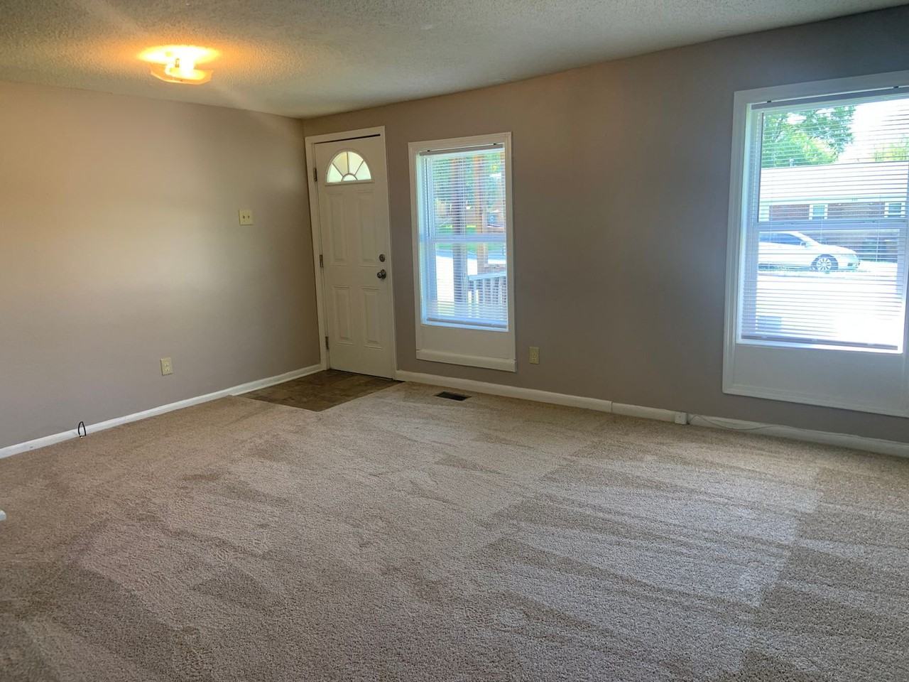 837 Broad Ave - Photo 2 of 8