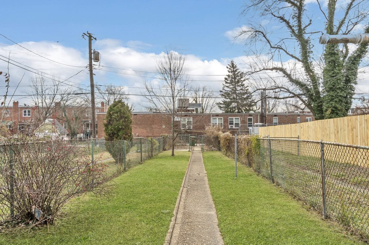 2923 Edgecombe Cir N #NA - Photo 2 of 10