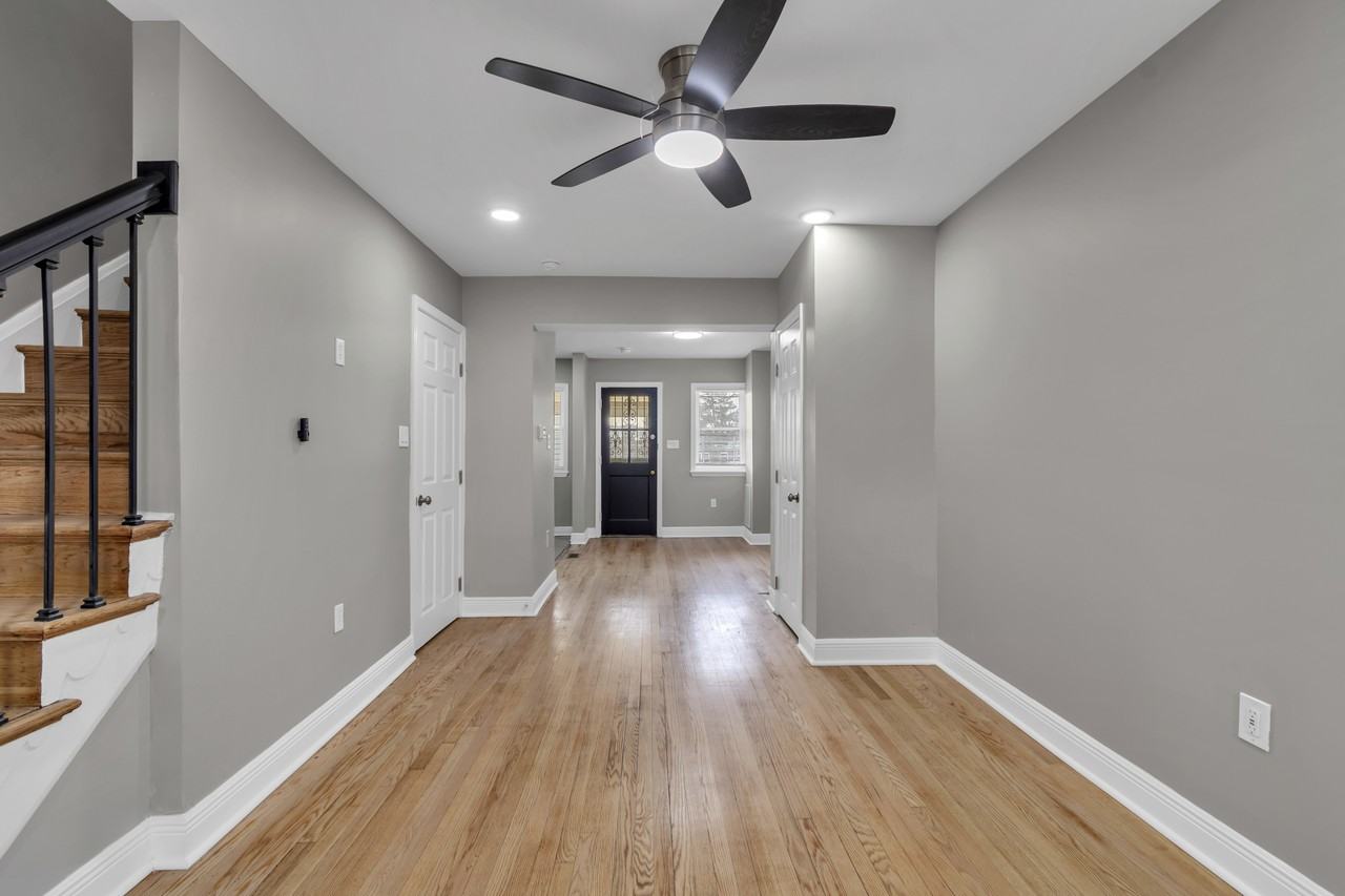 2923 Edgecombe Cir N #NA - Photo 3 of 10