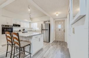 featured image of 2384 Tahitian Ln #28