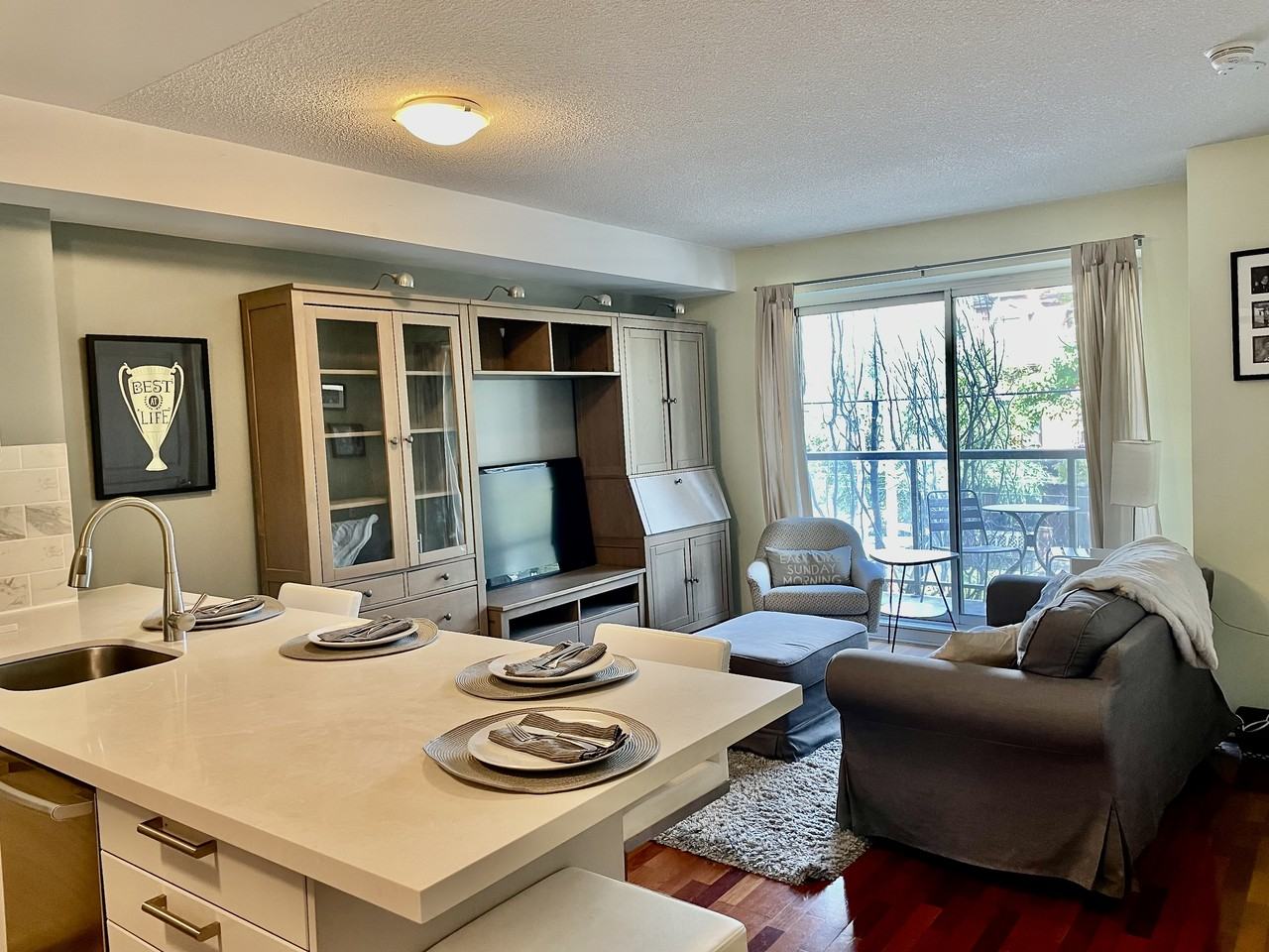 140 Bathurst Street #308