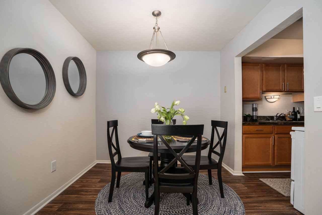 Drawbridge Apartments East 36420 Union Lake Rd, Mount Clemens, MI