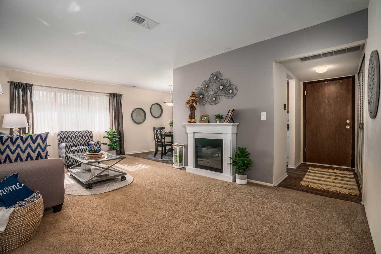 Drawbridge Apartments East 36420 Union Lake Rd, Mount Clemens, MI