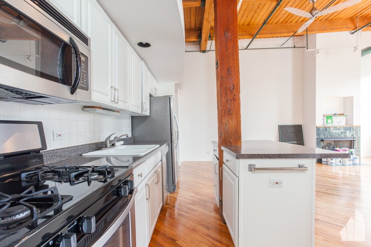 2222 W Diversey Ave #306 - Photo 5 of 16