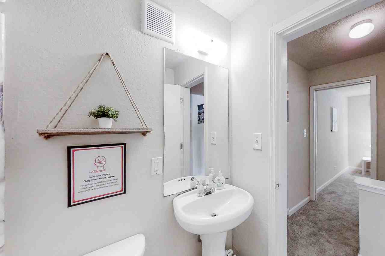 Richmond Cir Se - Photo 3 of 9