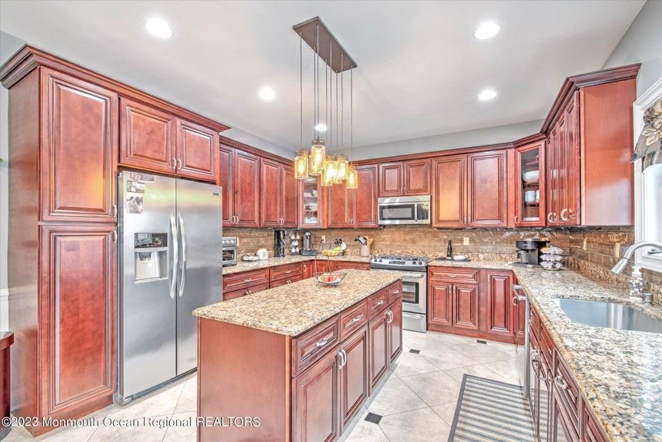 46 White Oak Ln - Photo 3 of 34