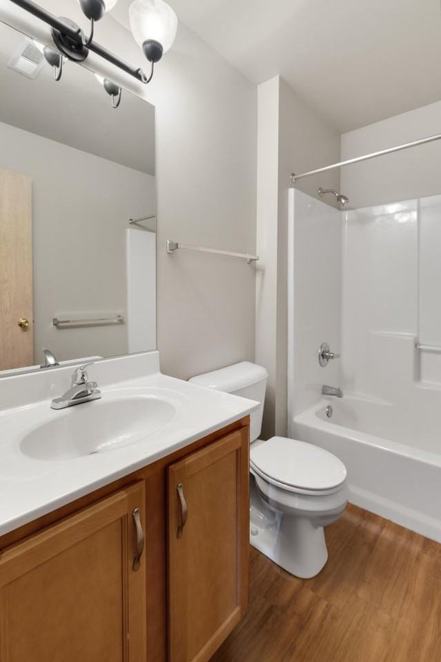 Columbia Woods Apartments - Photo 4 of 50