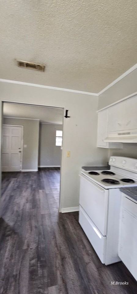 650PATTEN - Photo 3 of 14