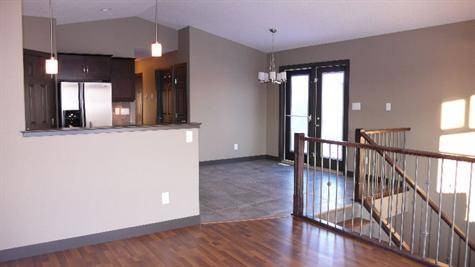 11204 75a Ave - Photo 3 of 3