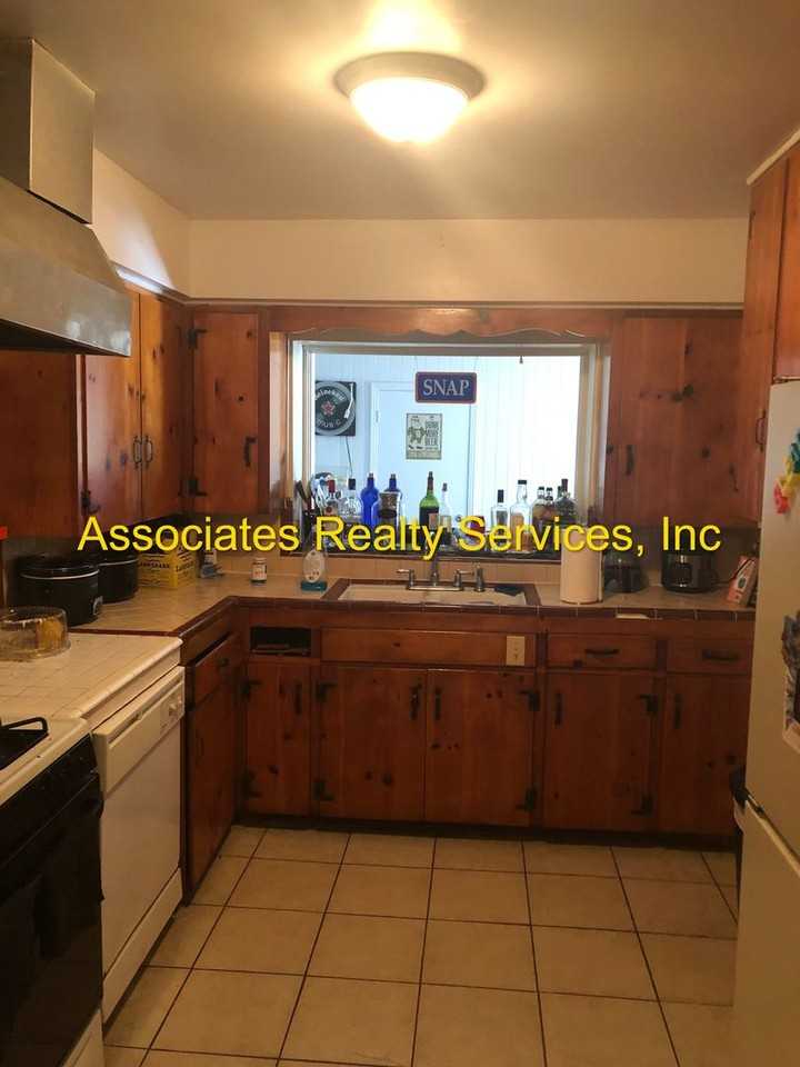 2631 Nw 1st Ave - Photo 7 of 10