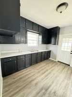 featured image of 2002 Catalpa Ave