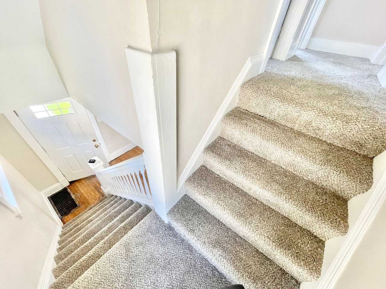 173 Fairlawn Ave - Photo 7 of 19