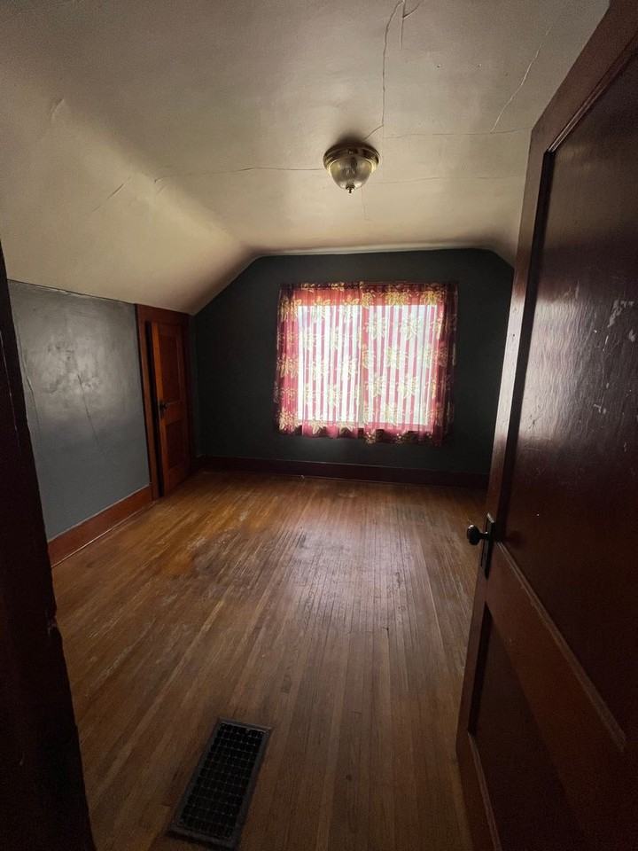 926 Kern St - Photo 6 of 8