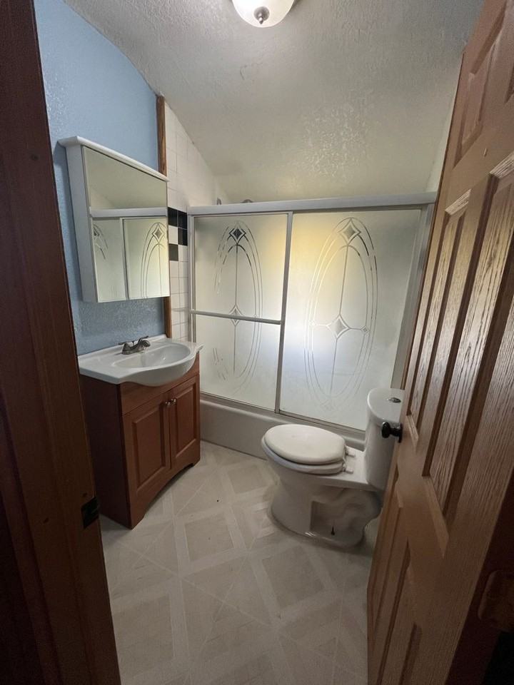 926 Kern St - Photo 7 of 8