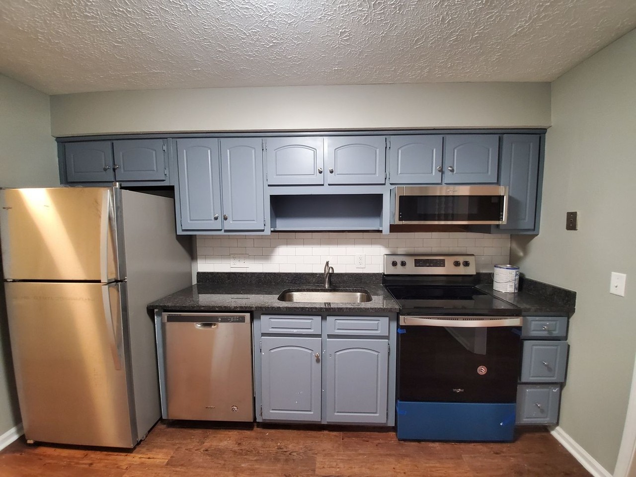 1313 Hampton Dr - Photo 7 of 10