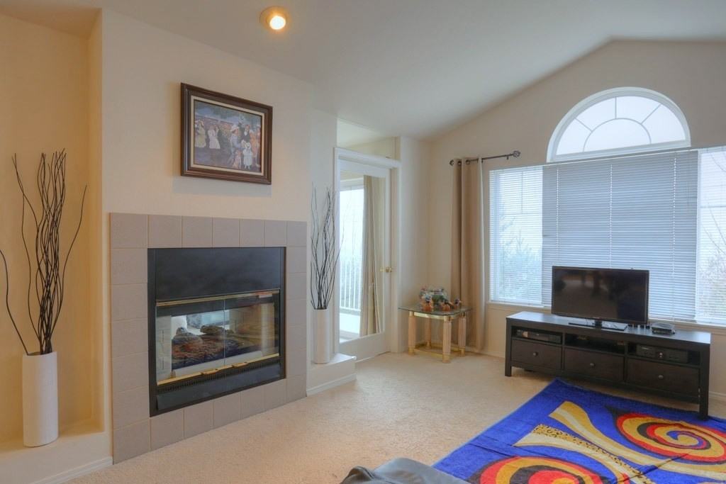 7113 134th Ct Se - Photo 2 of 10