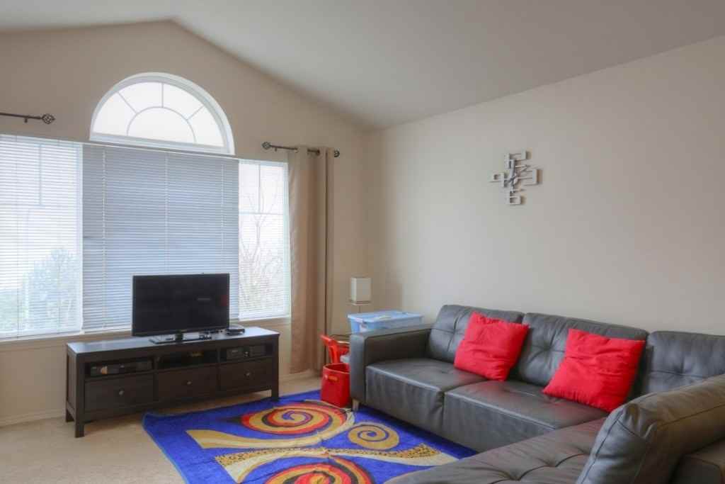 7113 134th Ct Se - Photo 3 of 10