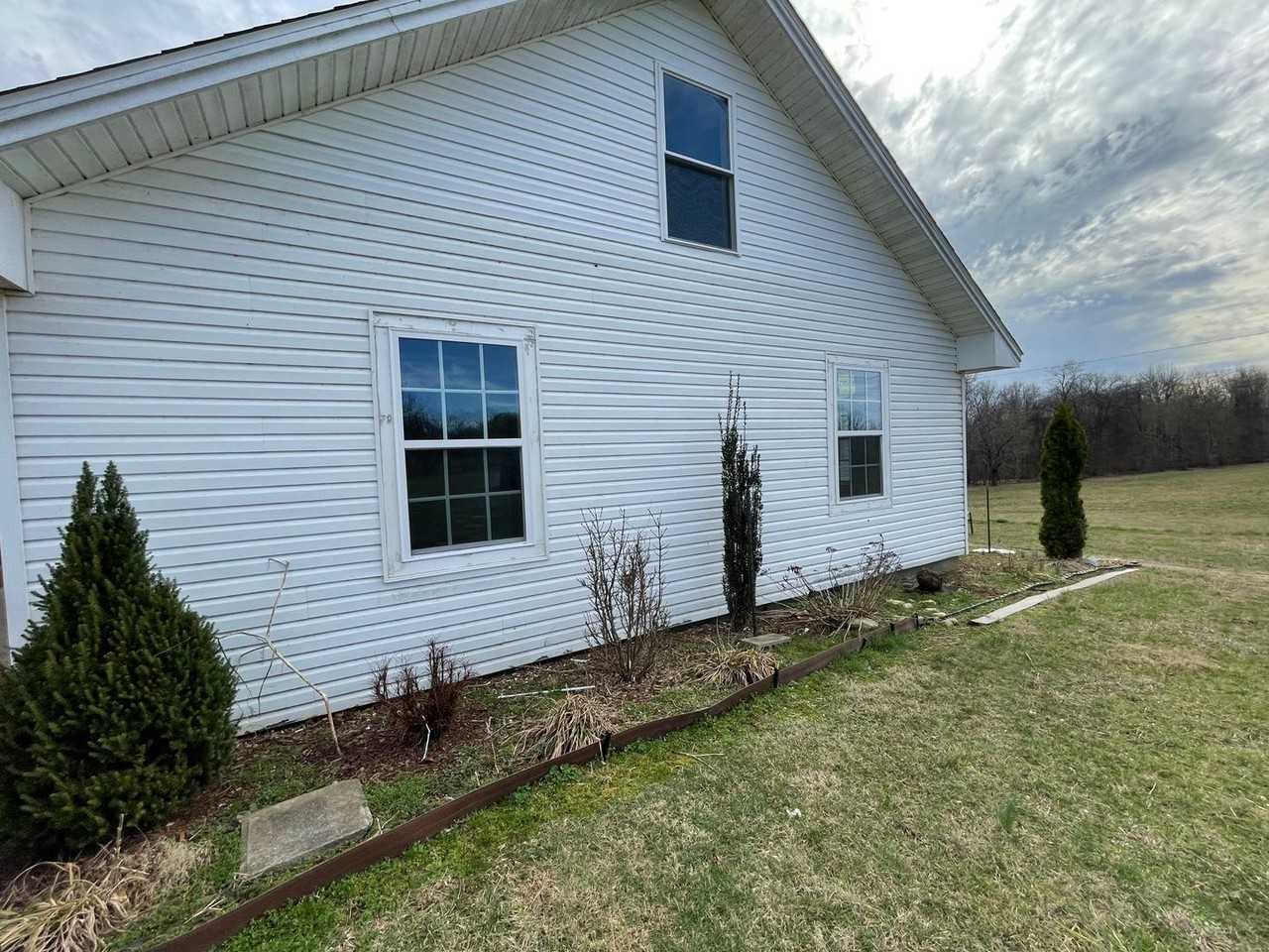 555 Hopewell Rd - Photo 2 of 50