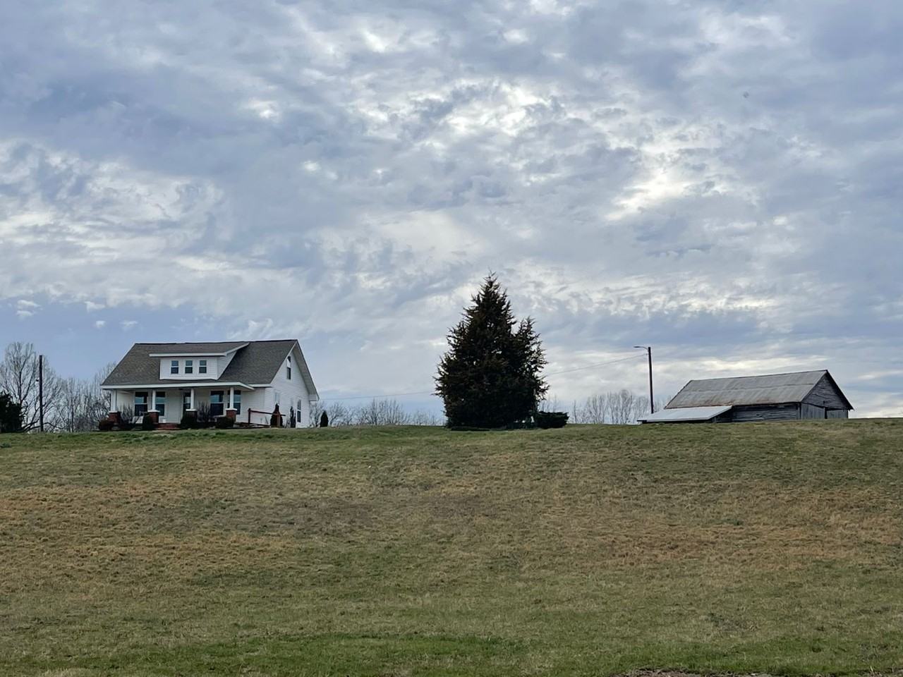 555 Hopewell Rd - Photo 2 of 35