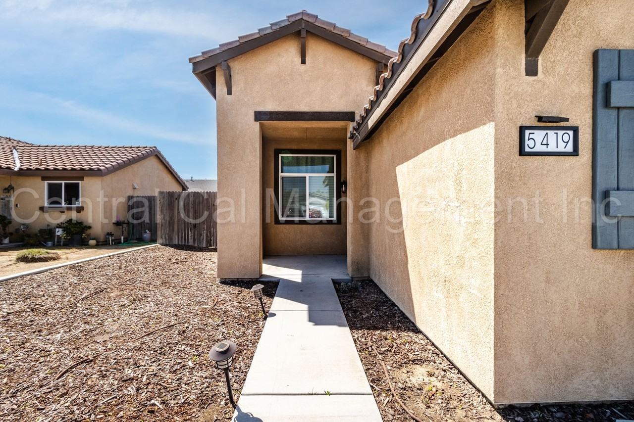 5419 Baja Dr - Photo 3 of 27