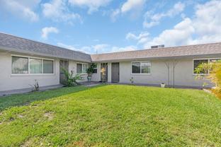 2927 Se 15th Pl #4 - Photo 1 of 1