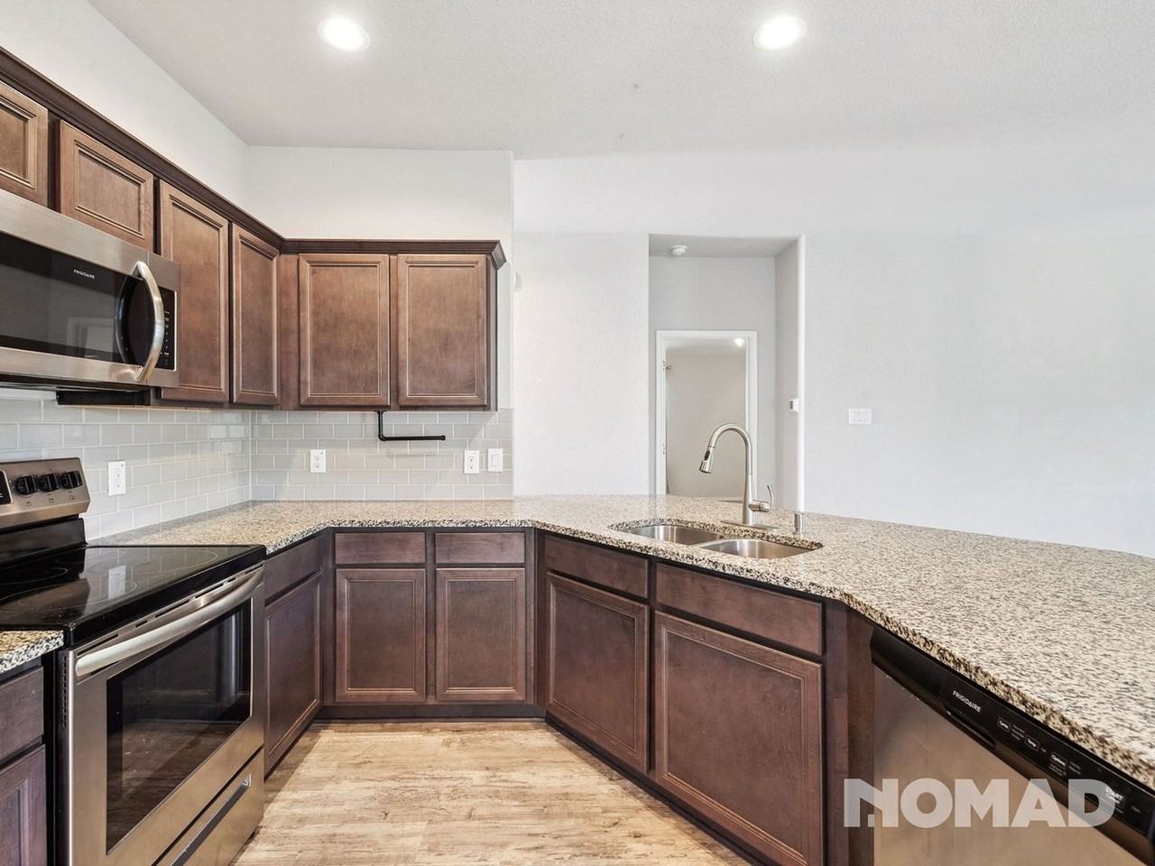 536 Long Leaf Dr - Photo 3 of 27
