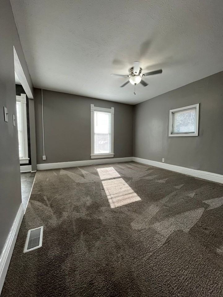 445 N 25 - Photo 2 of 7