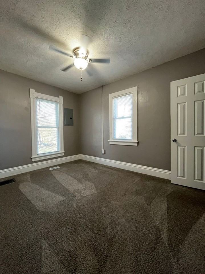 445 N 25 - Photo 3 of 7