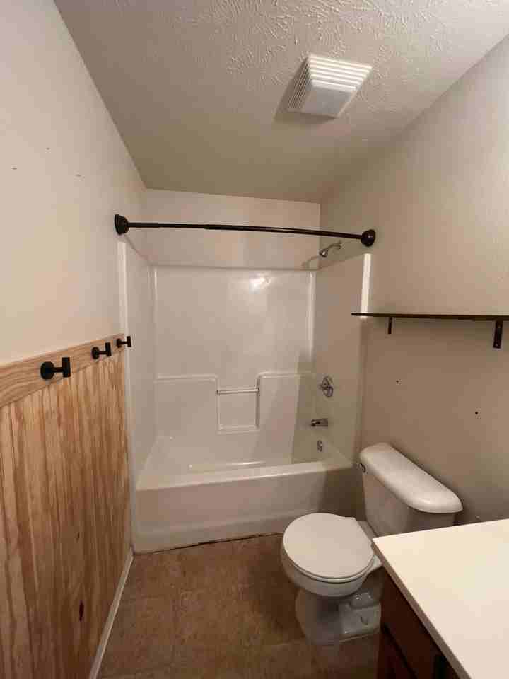 160 Cedarwood Ave - Photo 3 of 35