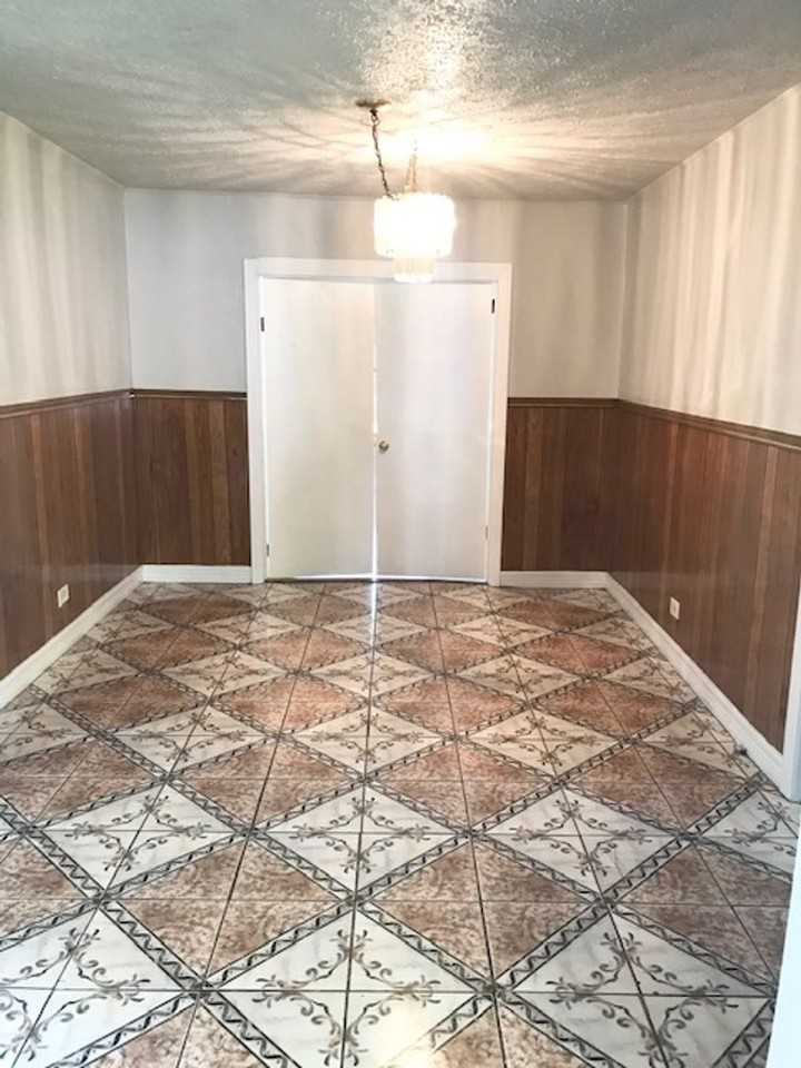 1116 Renick St - Photo 3 of 8