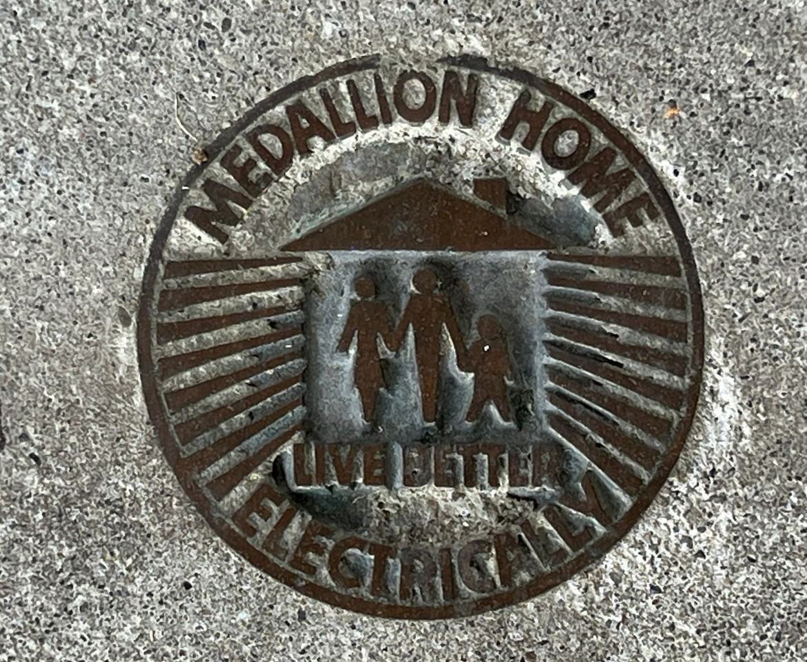 24823 43rd Ave S - Photo 3 of 50