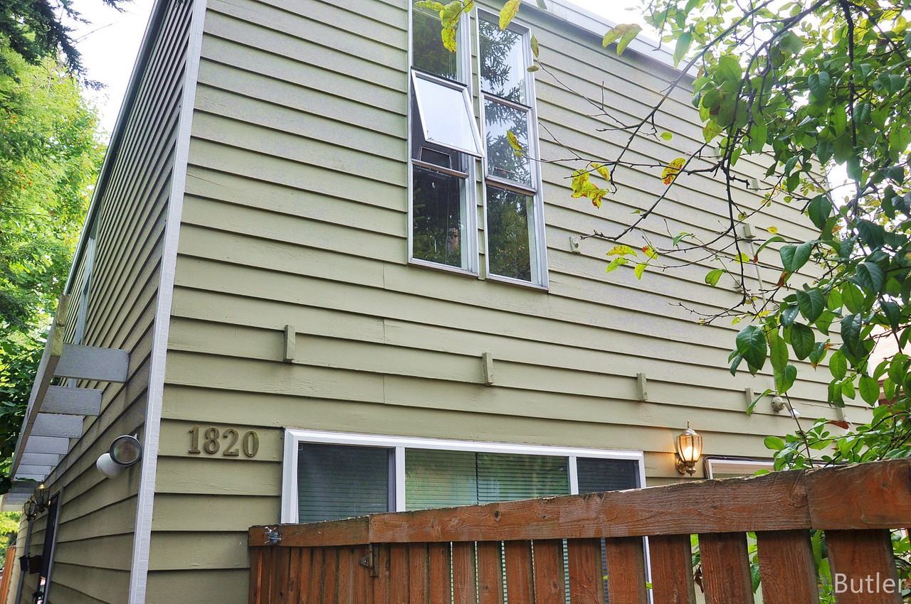 1820 6th Ave W, Seattle, WA 98119 3 Bedroom Apartment for Rent